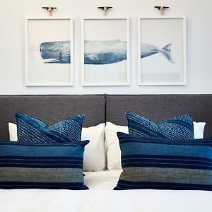 Zimmer mit Kingsize-Bett
